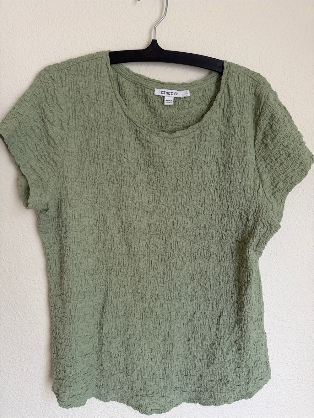 Chico's Sage Green Crinkle Short Sleeve Tee